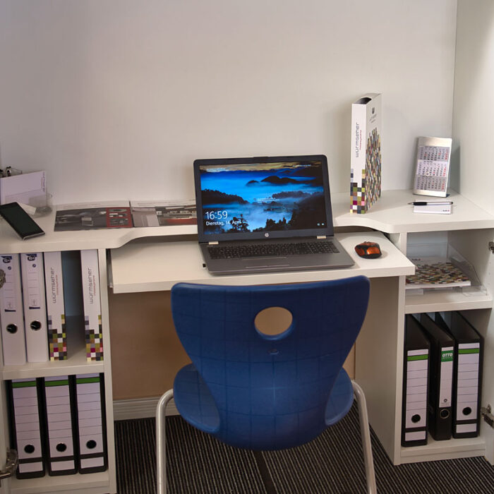 HomeBox - Home-Office im Schrank Front - HomeOffice nach Mass